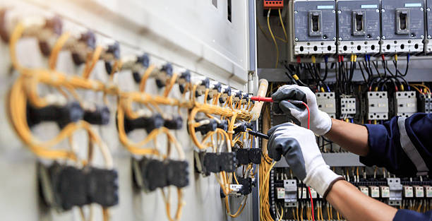Professional Electrician technician working in Cedar Hills, OR
